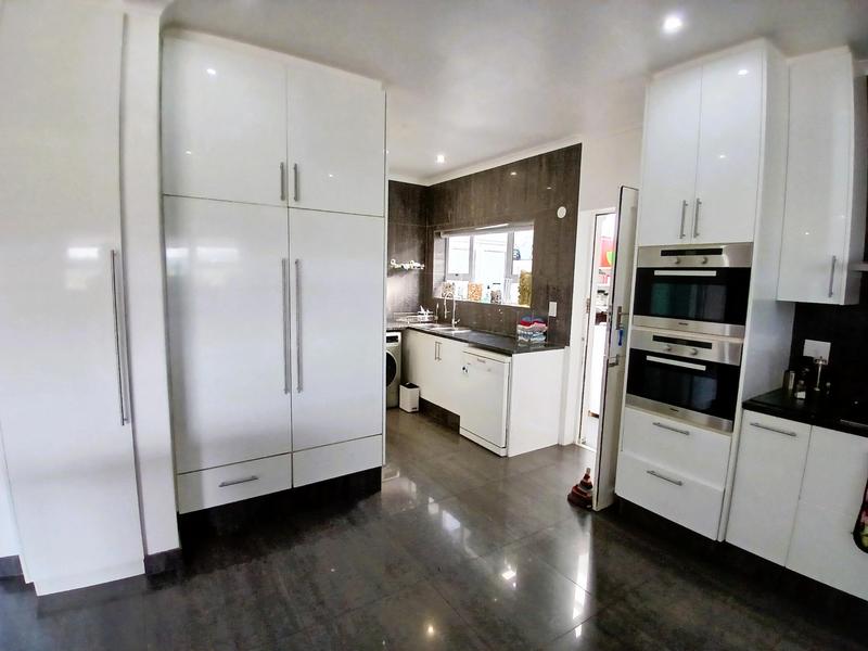 4 Bedroom Property for Sale in Stilbaai Wes Western Cape
